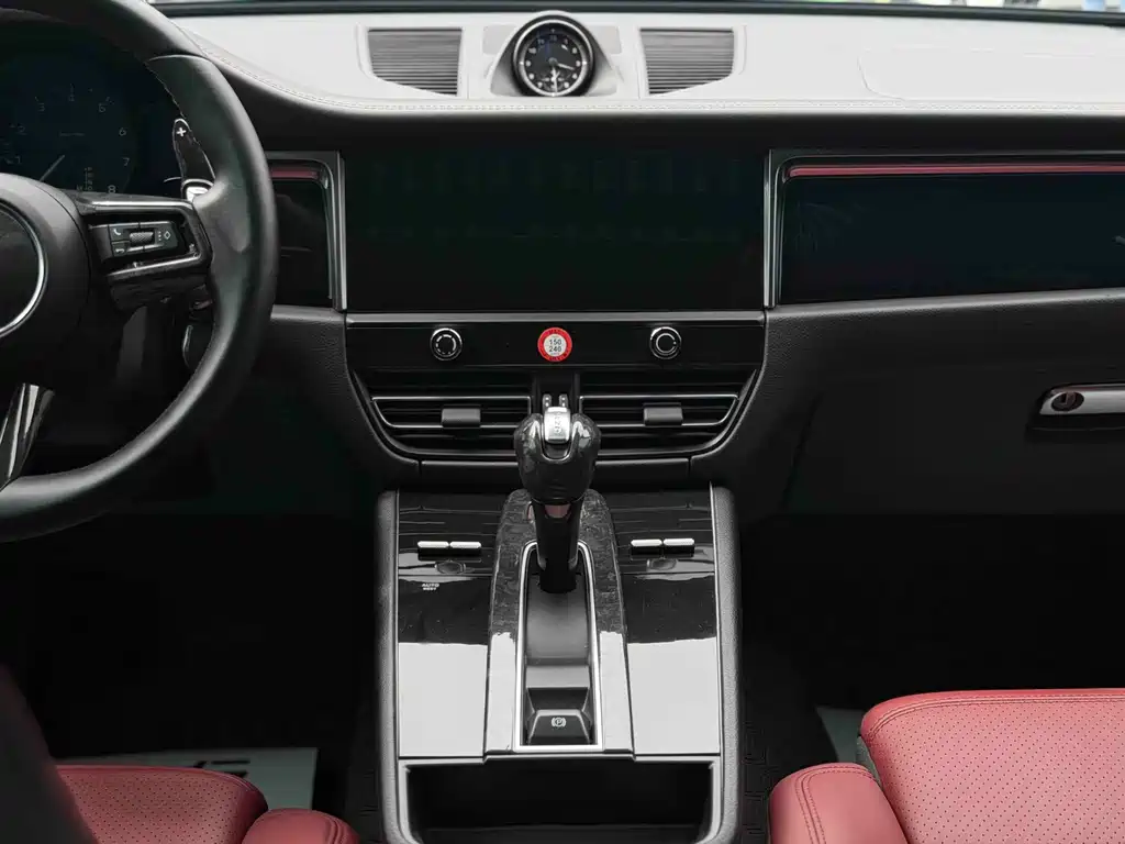 Porsche Macan 2022 — фото 11