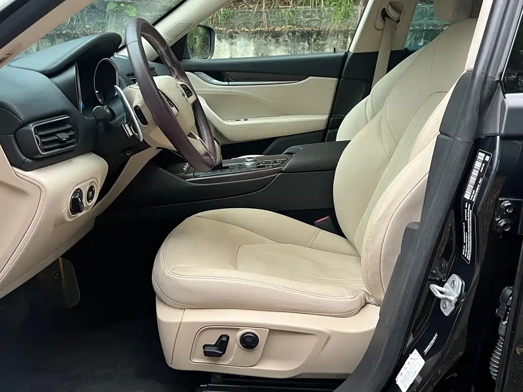 Maserati Levante 2018 — фото 10