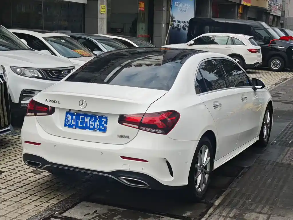 Mercedes-Benz A-Class 2022 — фото 6