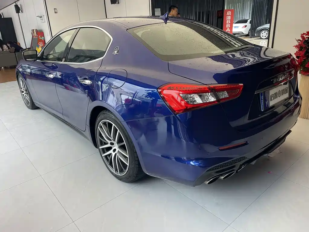 Maserati Ghibli 2015 — фото 19