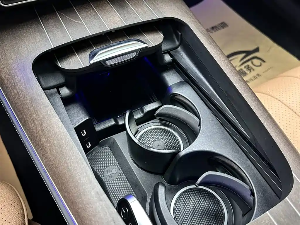 Mercedes-Benz E-Class 2025 — фото 17