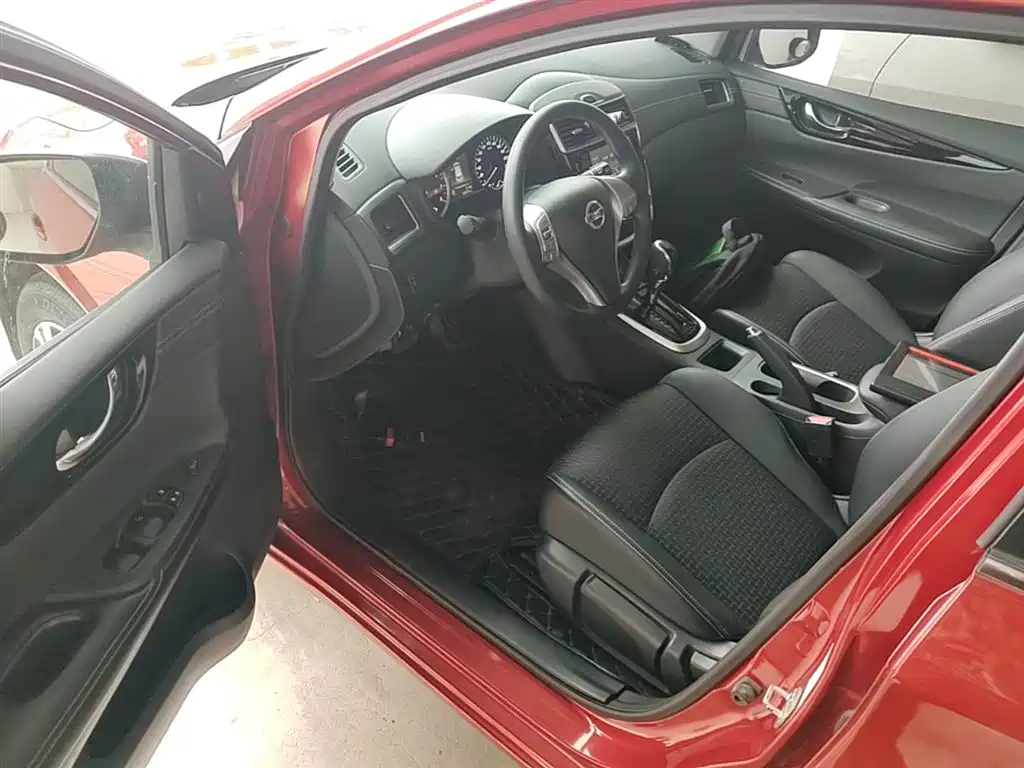 Nissan Tiida 2018 — фото 16