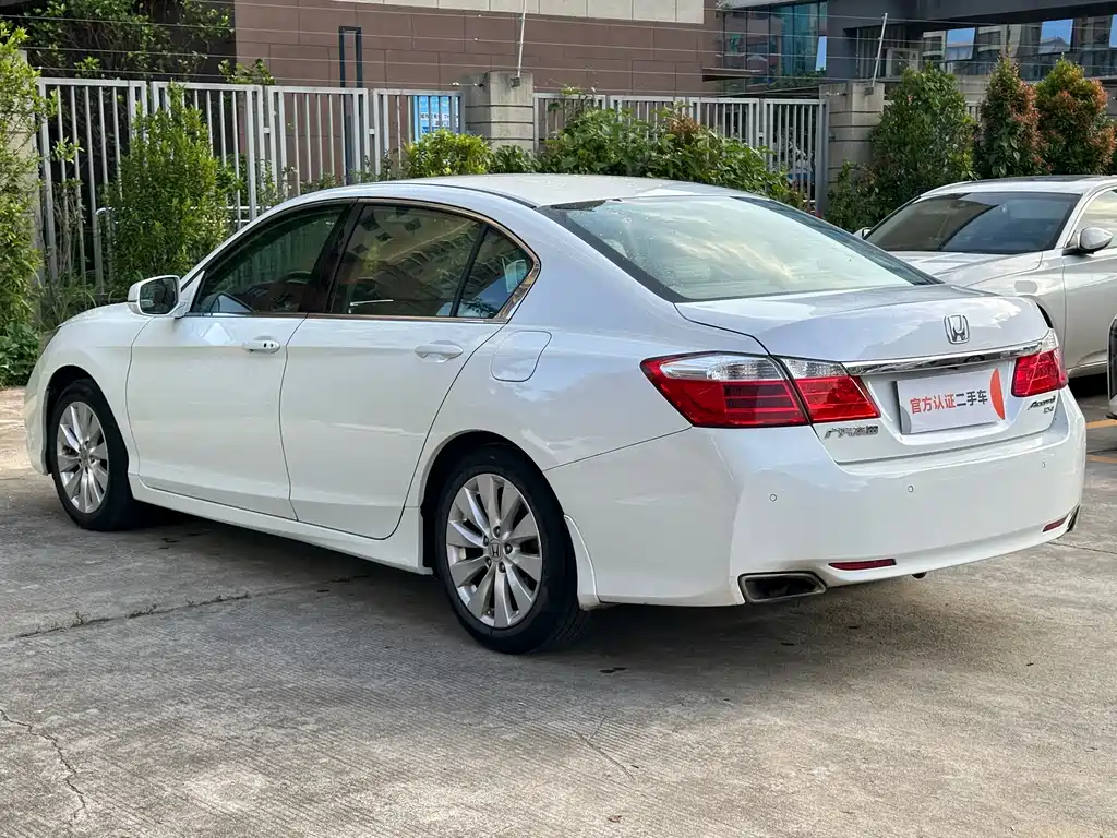 Honda Accord 2015 — фото 7