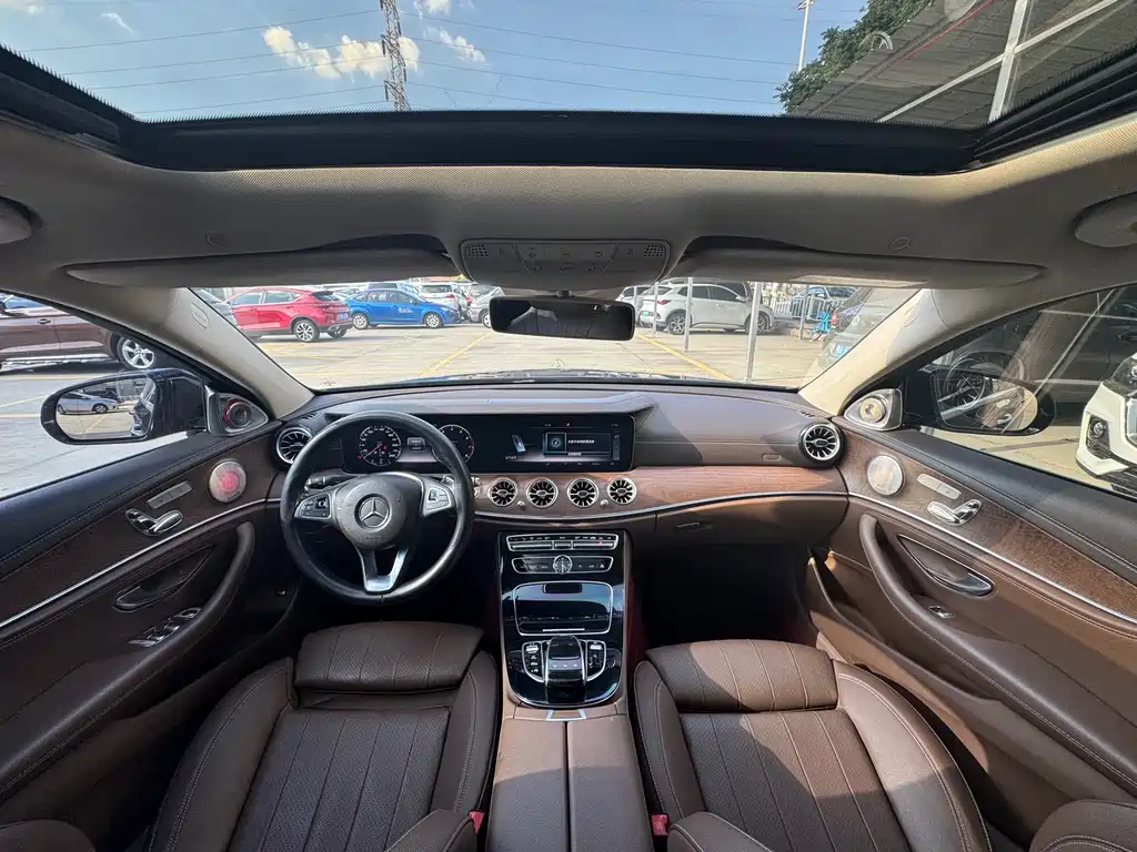 Mercedes-Benz E-Class 2017 — фото 10
