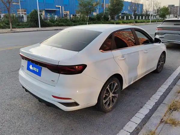 Geely Emgrand 2023