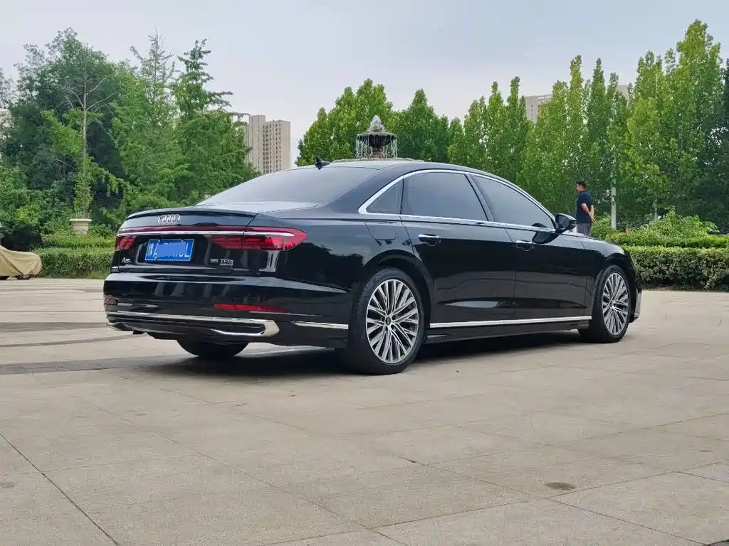 Audi A8 2025