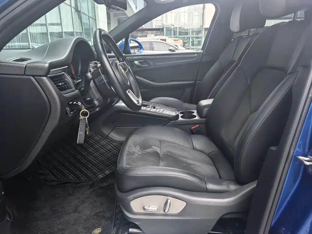 Porsche Macan 2016 — фото 14