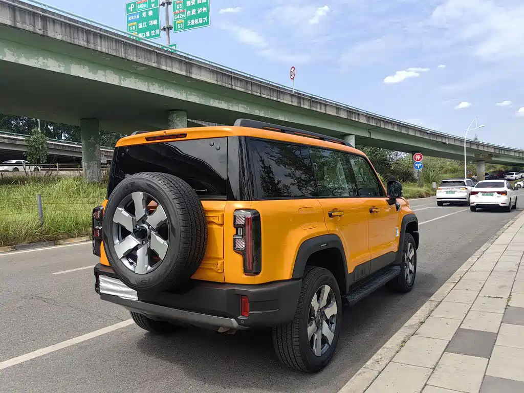 Beijing Off-Road BJ40 EREV 2025 — фото 6