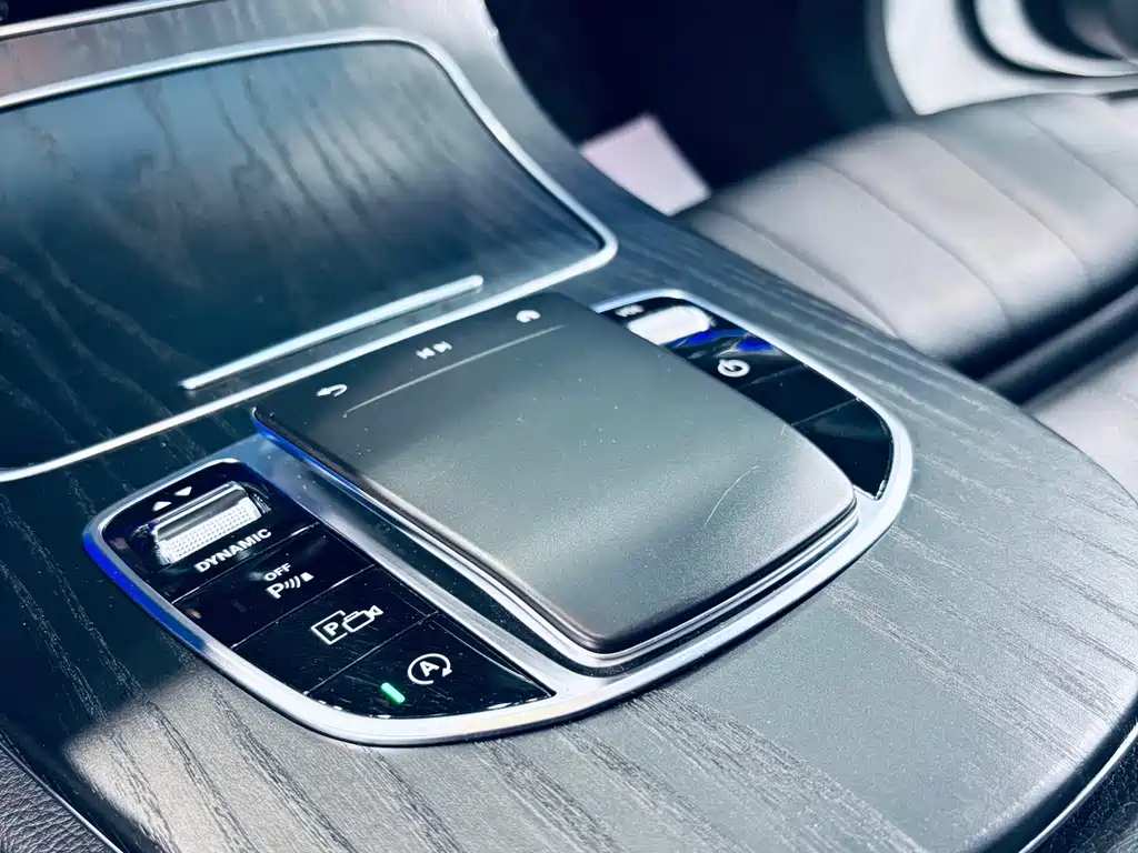 Mercedes-Benz E-Class 2022 — фото 9