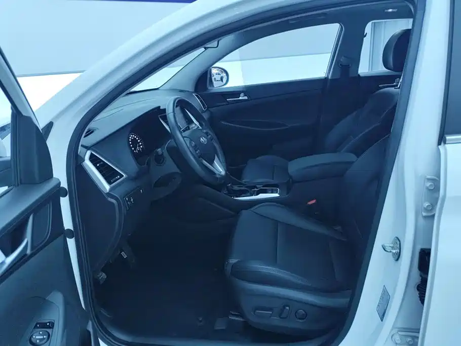 Hyundai Tucson 2018 — фото 9