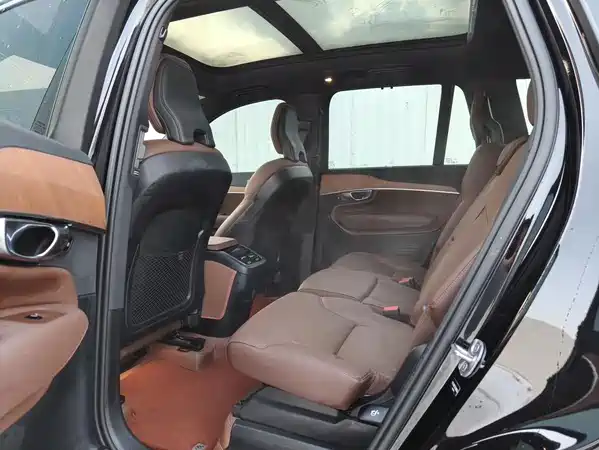 Volvo XC90 2025