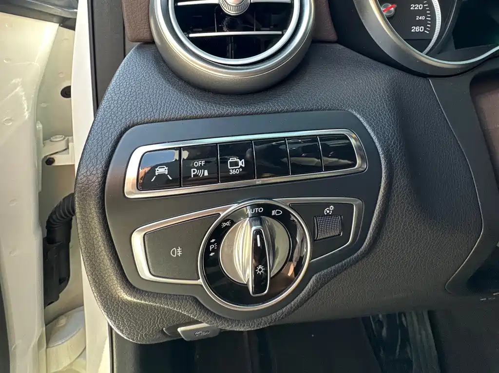 Mercedes-Benz GLC 2016 — фото 15