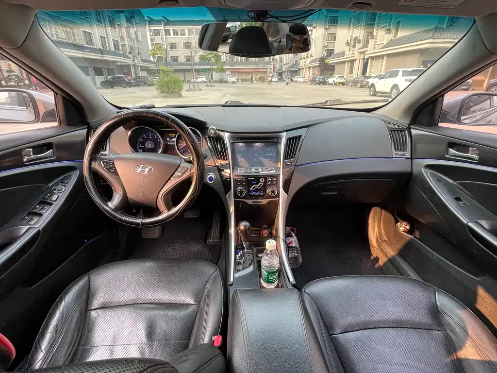 Hyundai Sonata 2014 — фото 11