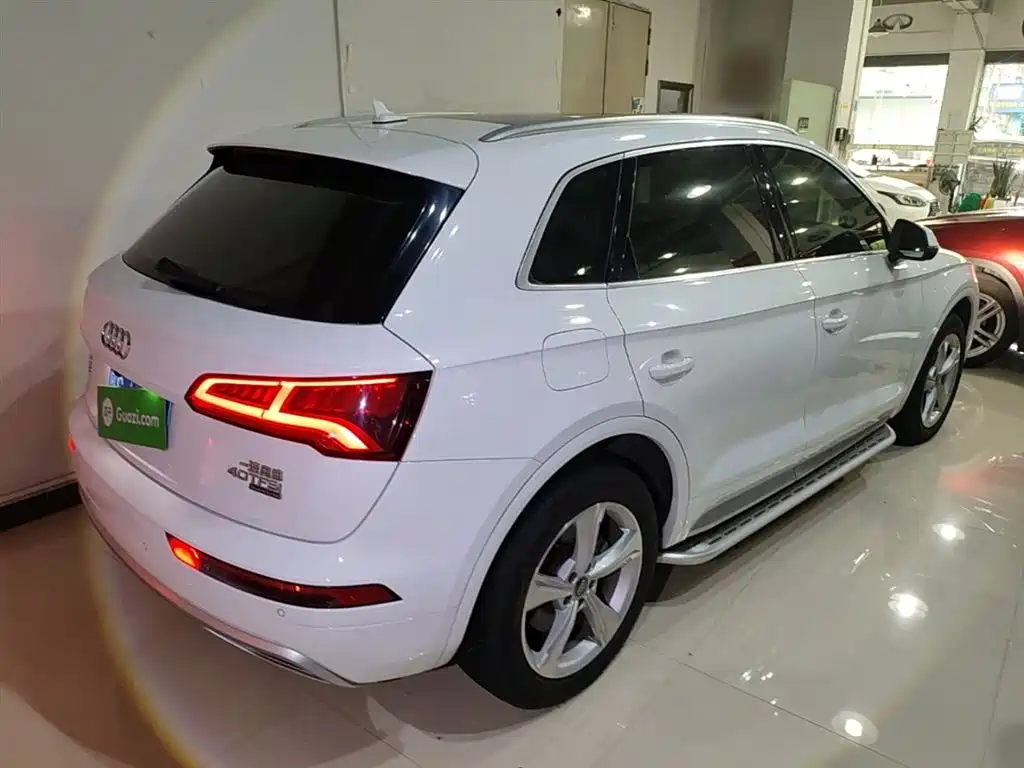 Audi Q5L 2019 — фото 7