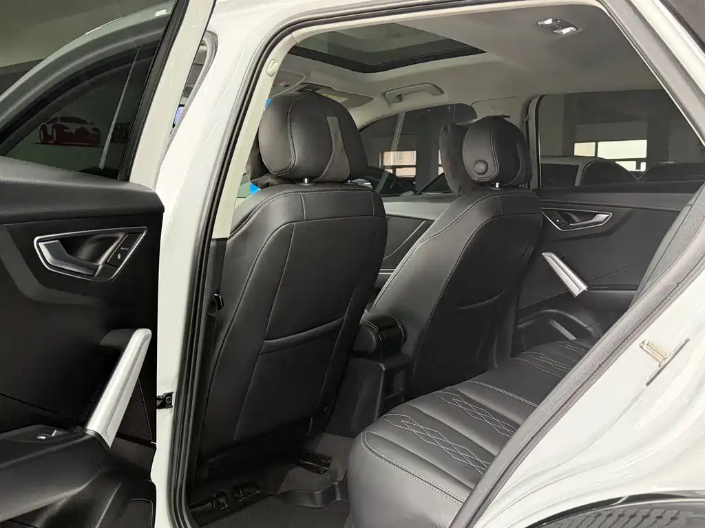Audi Q2L 2021