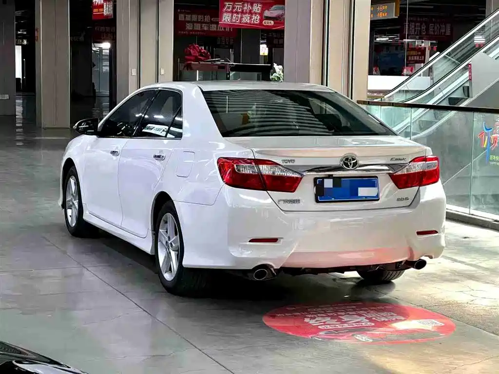 Toyota Camry 2015 — фото 2