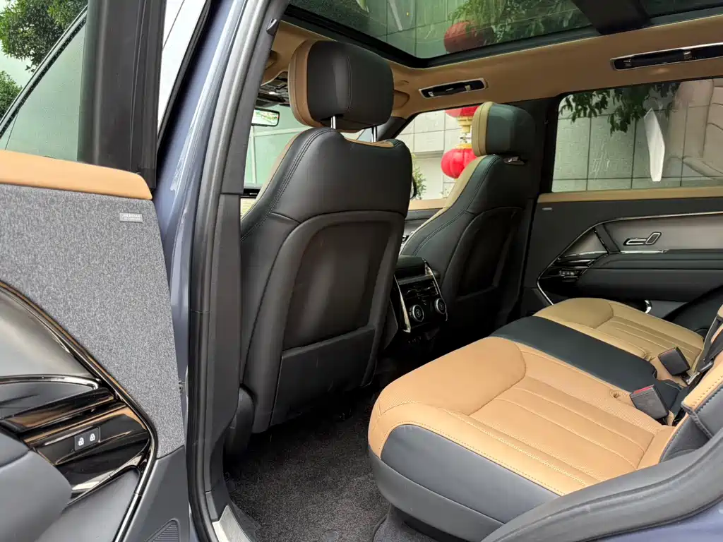 Land Rover Sport 2023 — фото 16