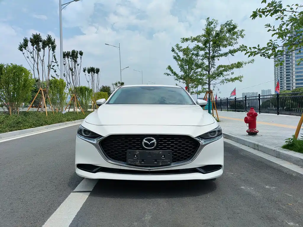 Mazda 3 Axela 2024