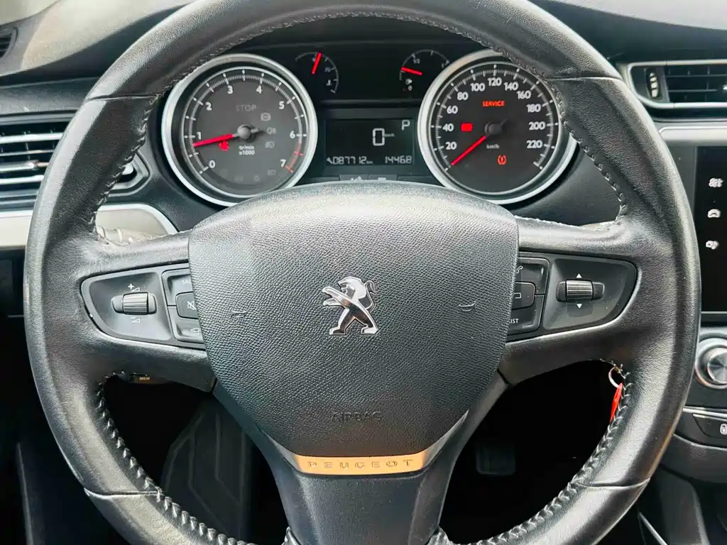 Peugeot 408 2017 — фото 16