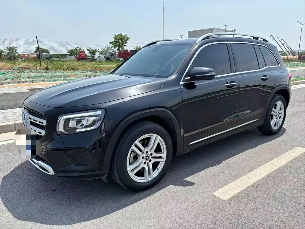 Mercedes-Benz GLB 2023 — фото 1