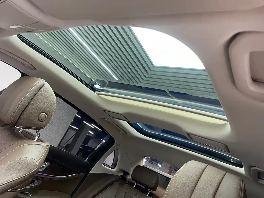 Mercedes-Benz E-Class 2023 — фото 14
