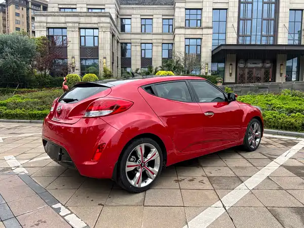 Hyundai Veloster 2011