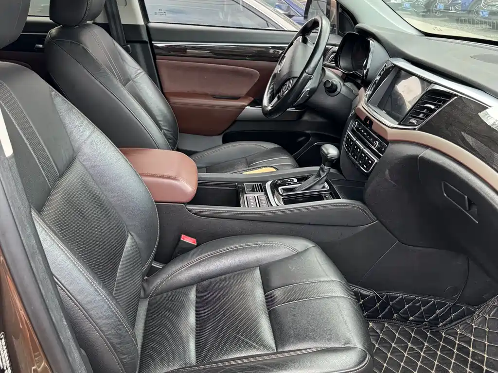GAC Motor Trumpchi GS8 2017 — фото 15
