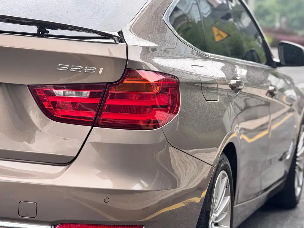 BMW 3 Series GT 2016 — фото 26