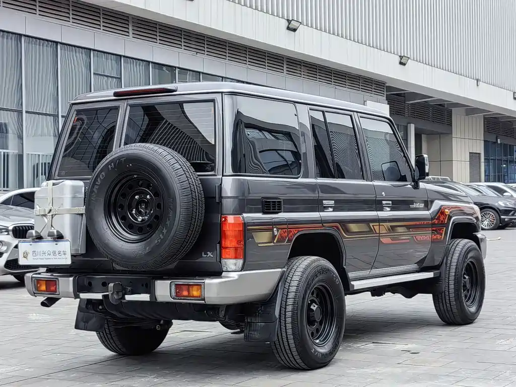 Toyota Land Cruiser 2023 — фото 7