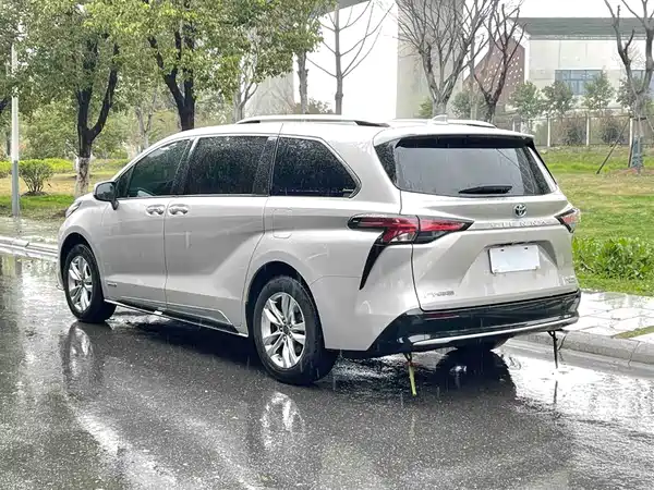 Toyota Sienna 2021