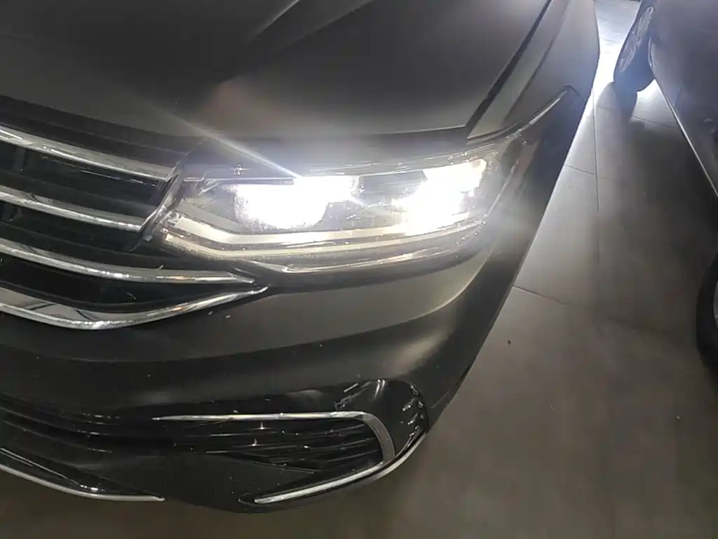 Volkswagen Tiguan L 2023 — фото 24