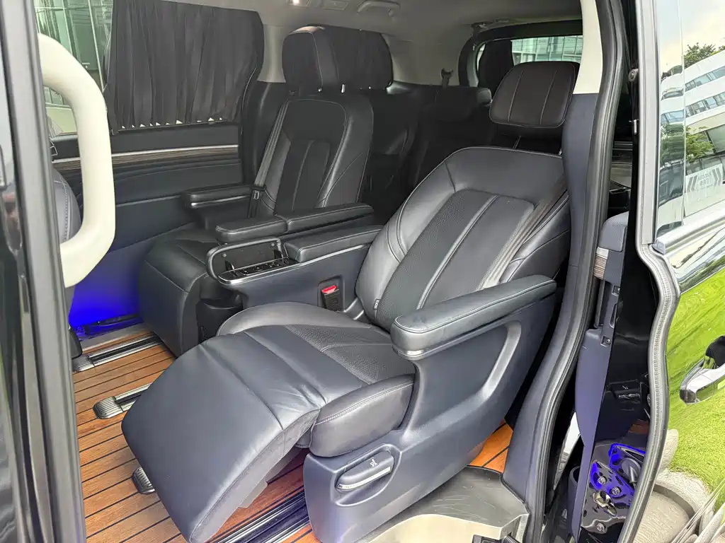 GAC Motor Trumpchi M8 2021 — фото 13
