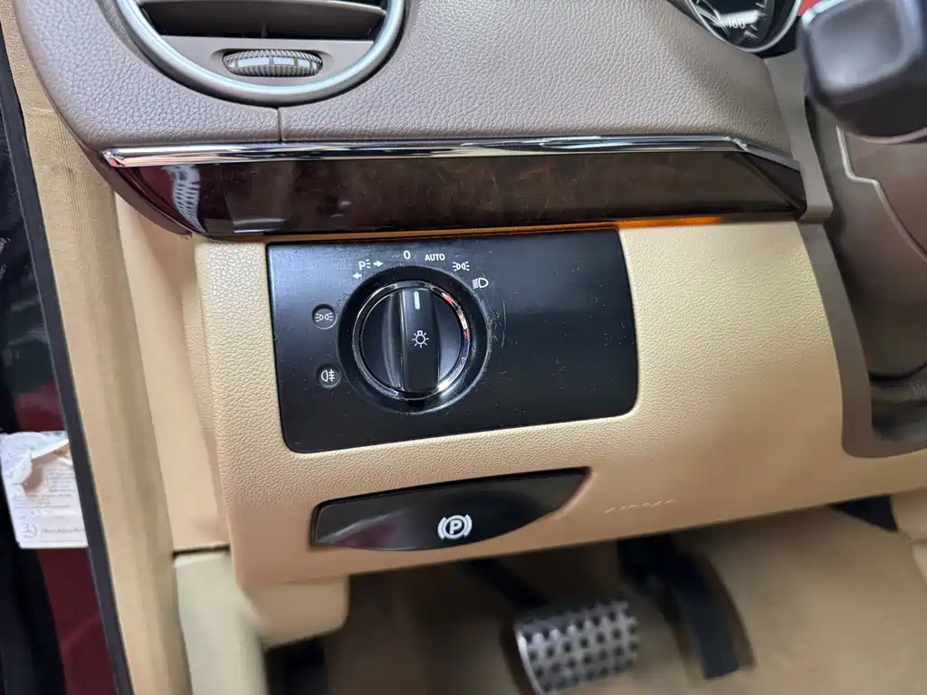 Mercedes-Benz GL-Class 2011 — фото 16
