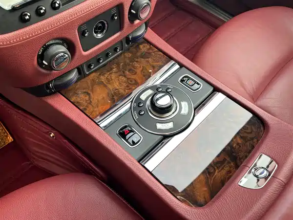 Rolls-Royce Ghost 2010