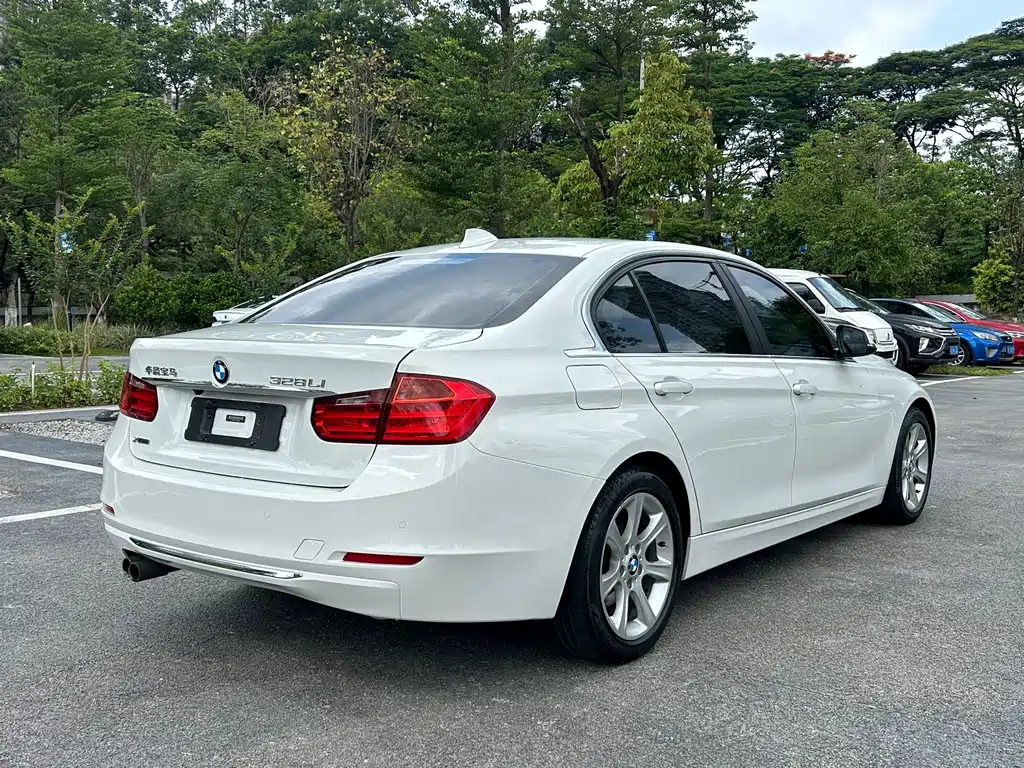 BMW 3 Series 2015 — фото 11