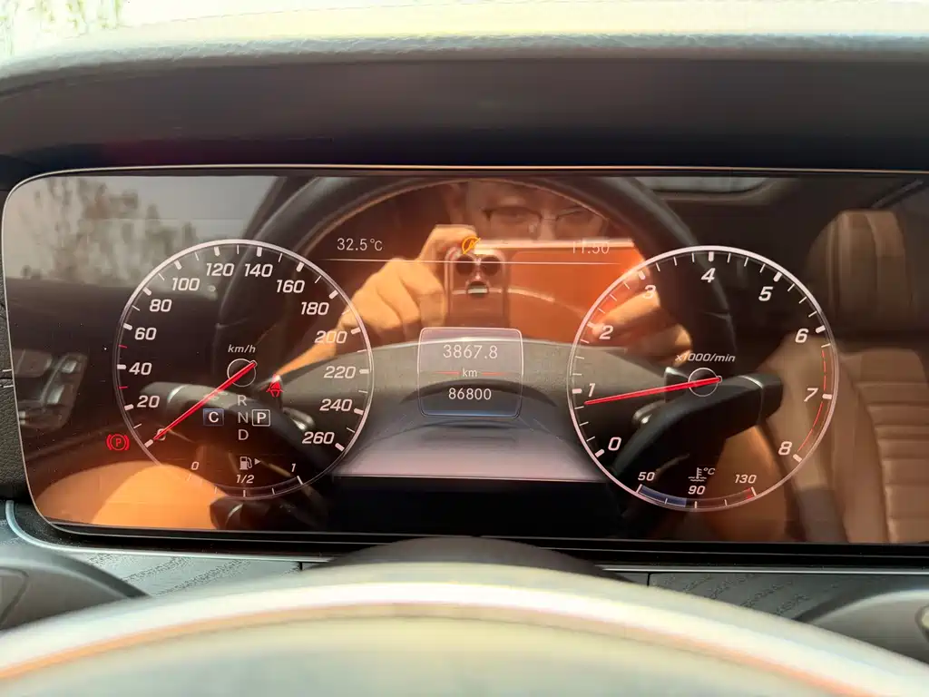 Mercedes-Benz E-Class 2018 — фото 15