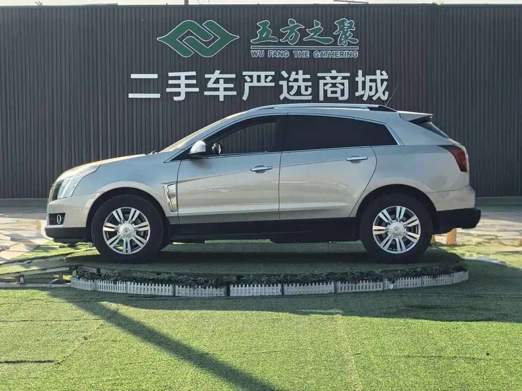 Cadillac SRX 2013 — фото 22