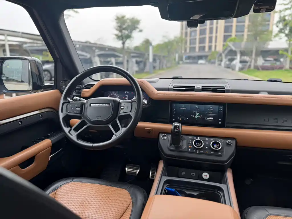 Land Rover Defender 2021 — фото 20