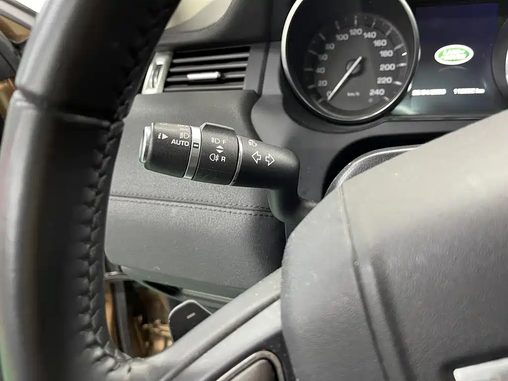 Land Rover Evoque 2015 — фото 13