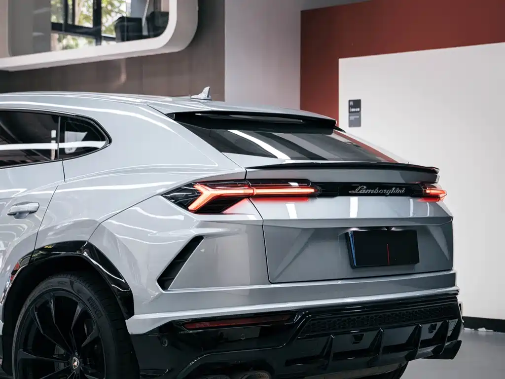 Lamborghini Urus 2021 — фото 8