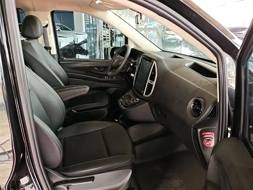 Mercedes-Benz Vito 2022 — фото 25