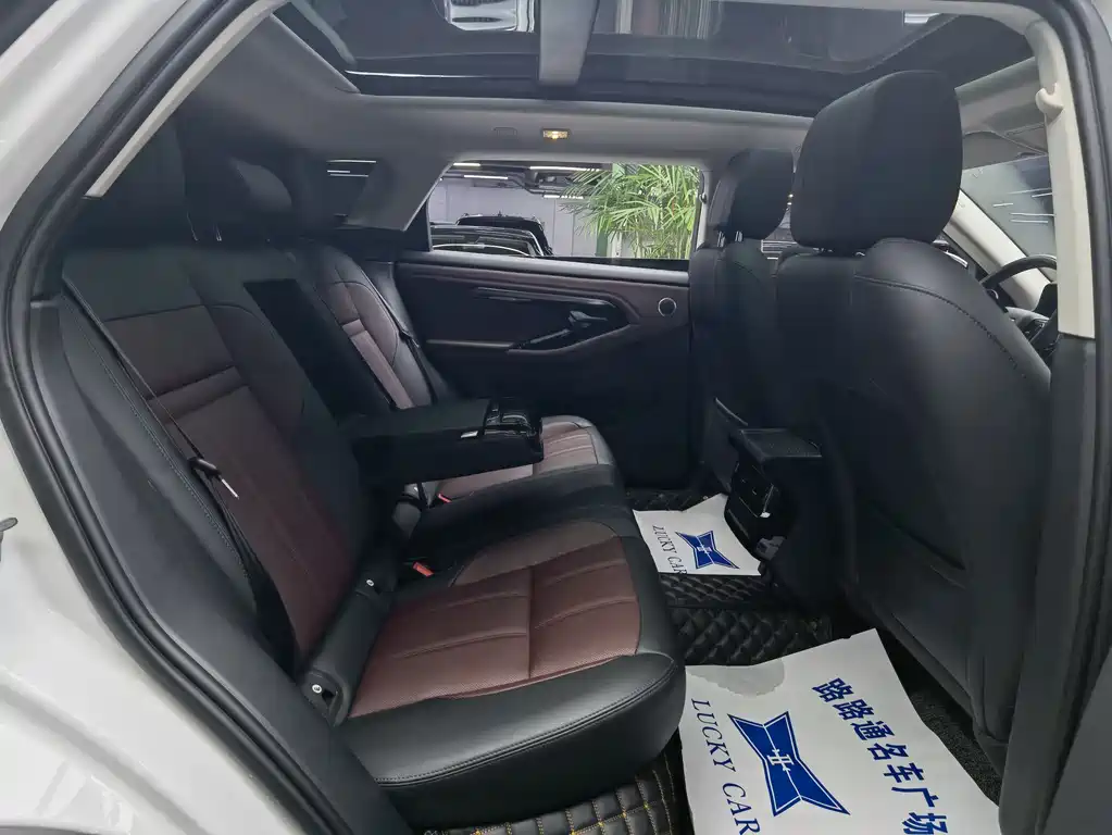 Land Rover Evoque 2023 — фото 9