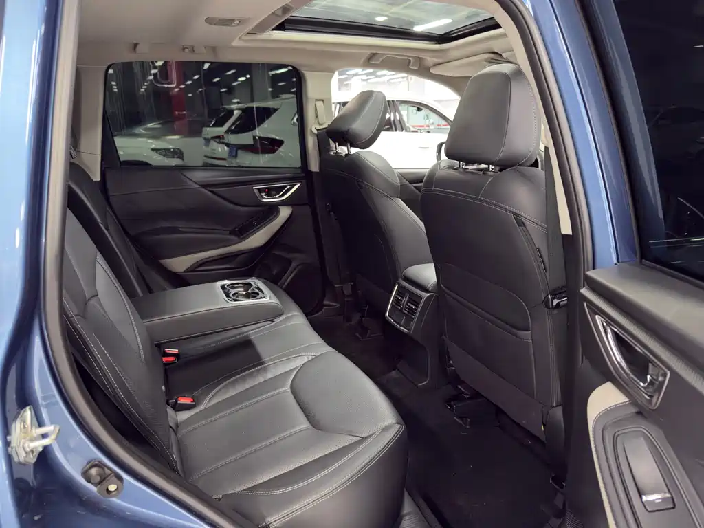 Subaru Forester 2023 — фото 18
