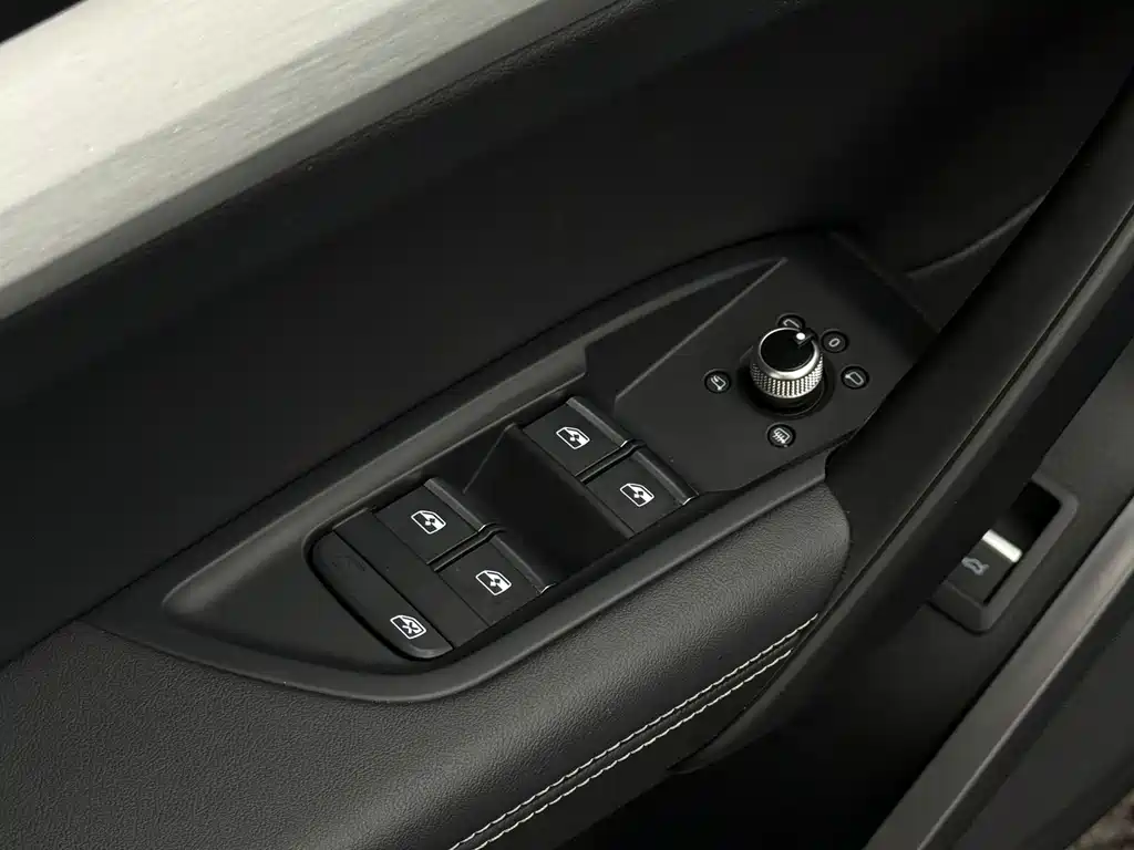 Audi Q5L 2021 — фото 13
