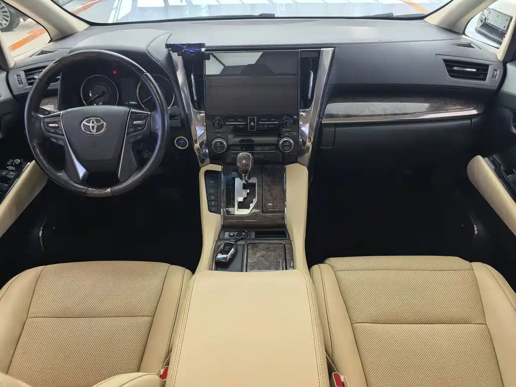Toyota Alphard 2022 — фото 5
