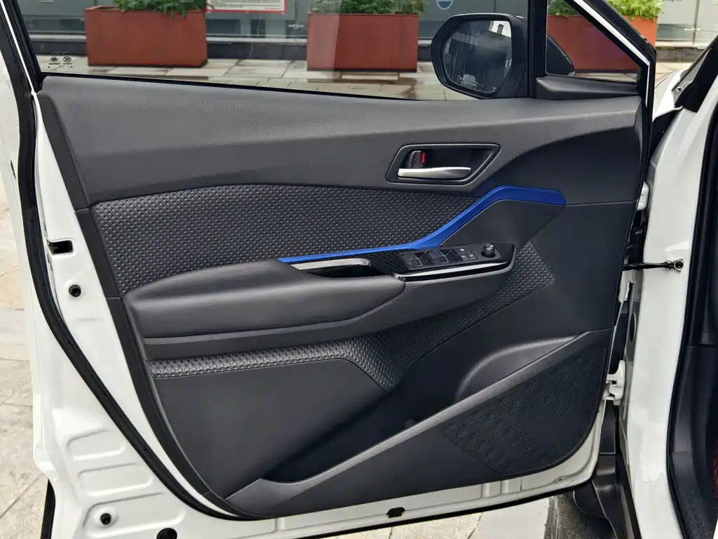 Toyota C-HR 2022 — фото 14