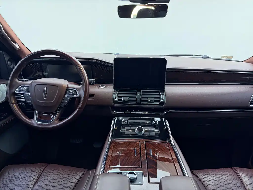 Lincoln Navigator 2018 — фото 13