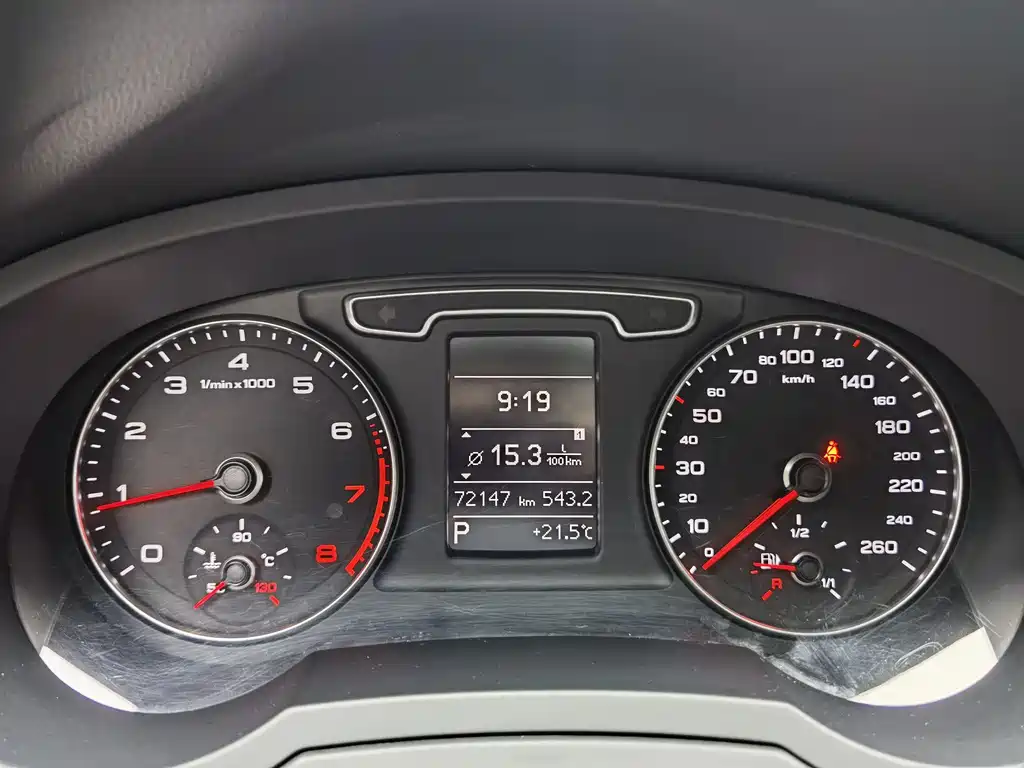 Audi Q3 2015 — фото 17