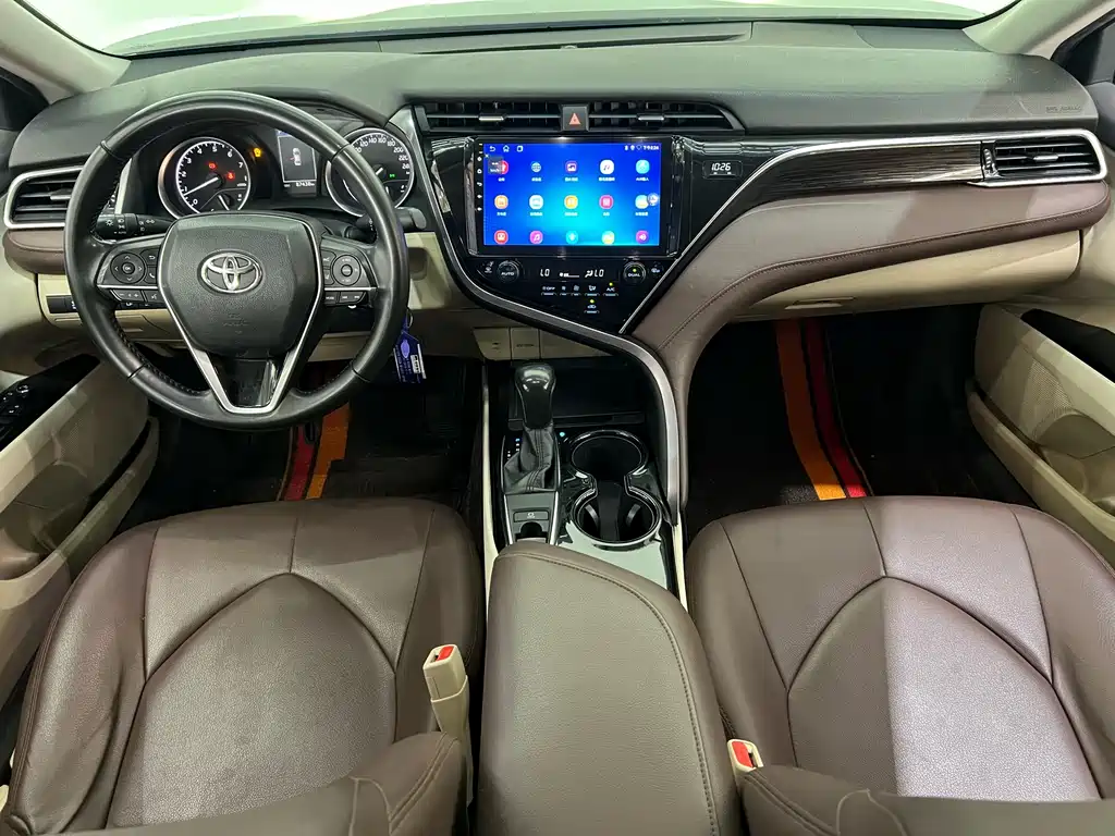 Toyota Camry 2018 — фото 19