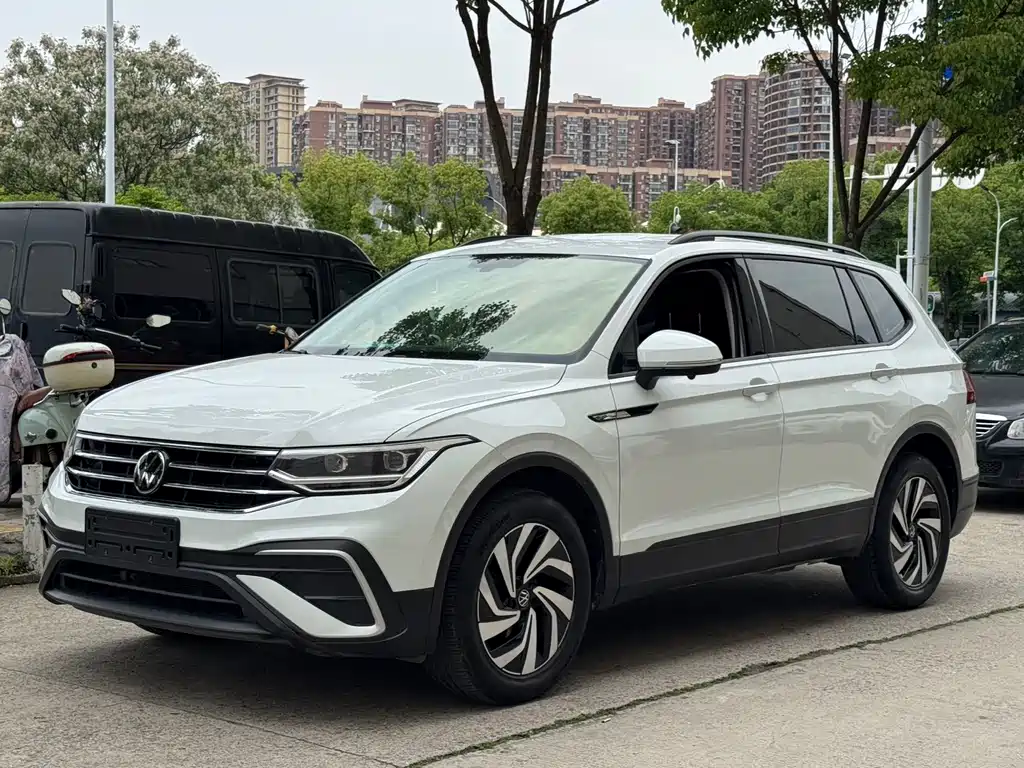 Volkswagen Tiguan L 2023